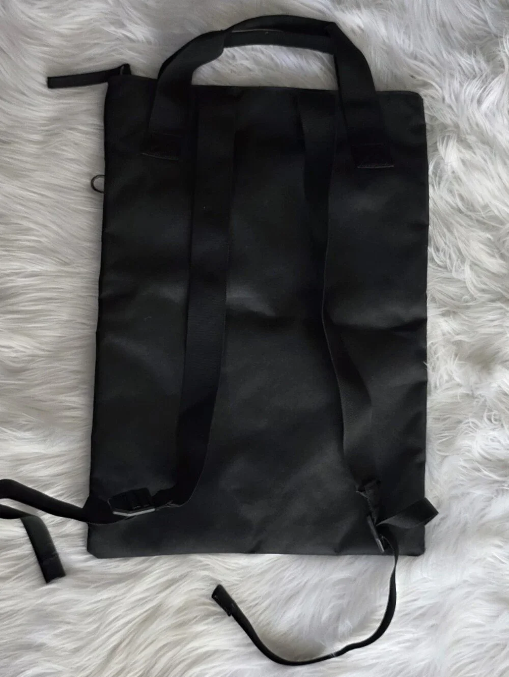 Under Armour minimal signs